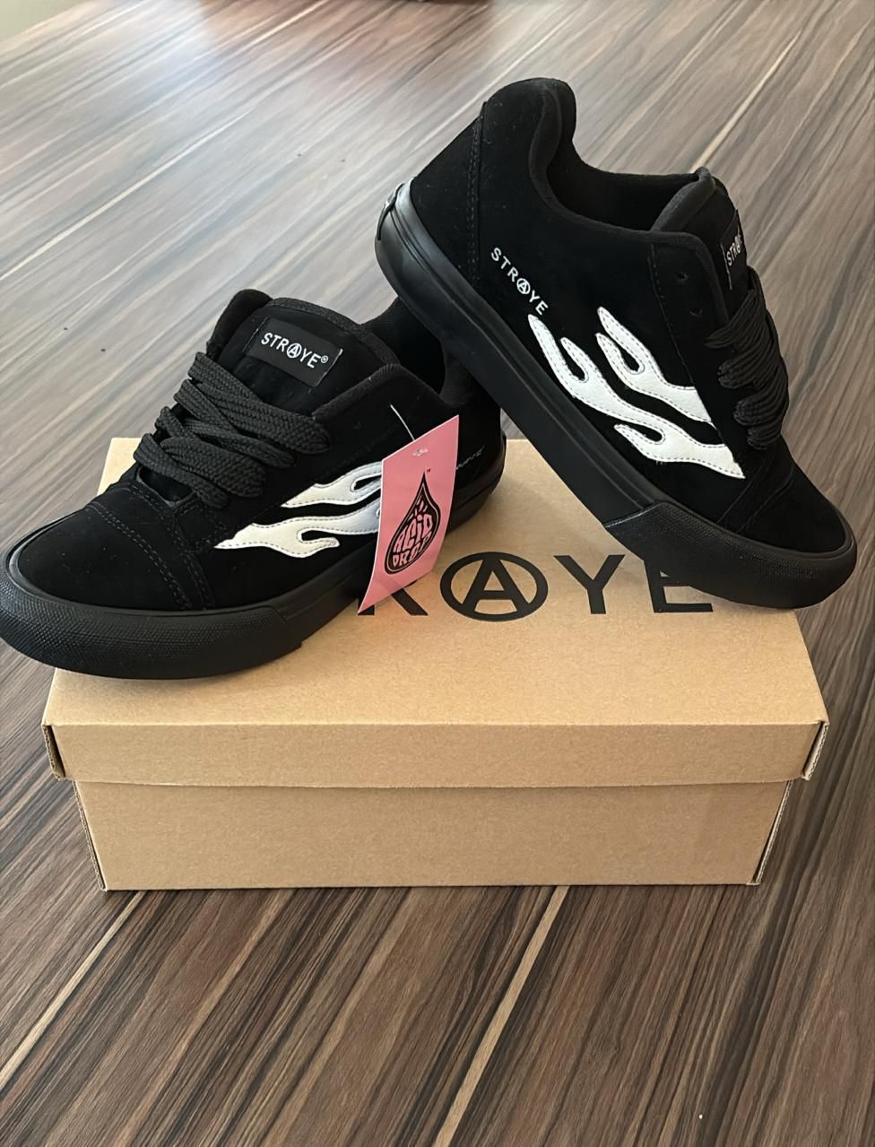 STRAYE LOGAN PUFF BLK