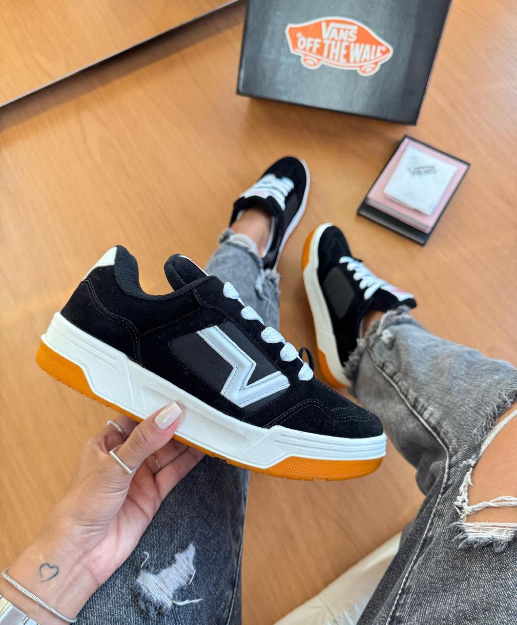 VANS UPLAND PDA