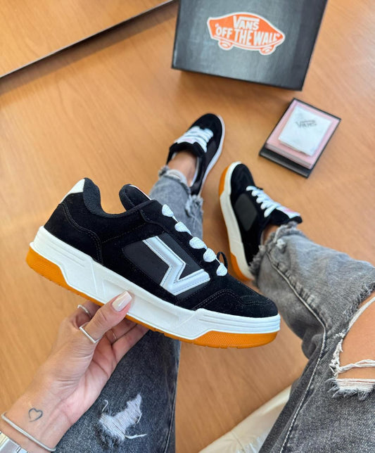 VANS UPLAND PDA
