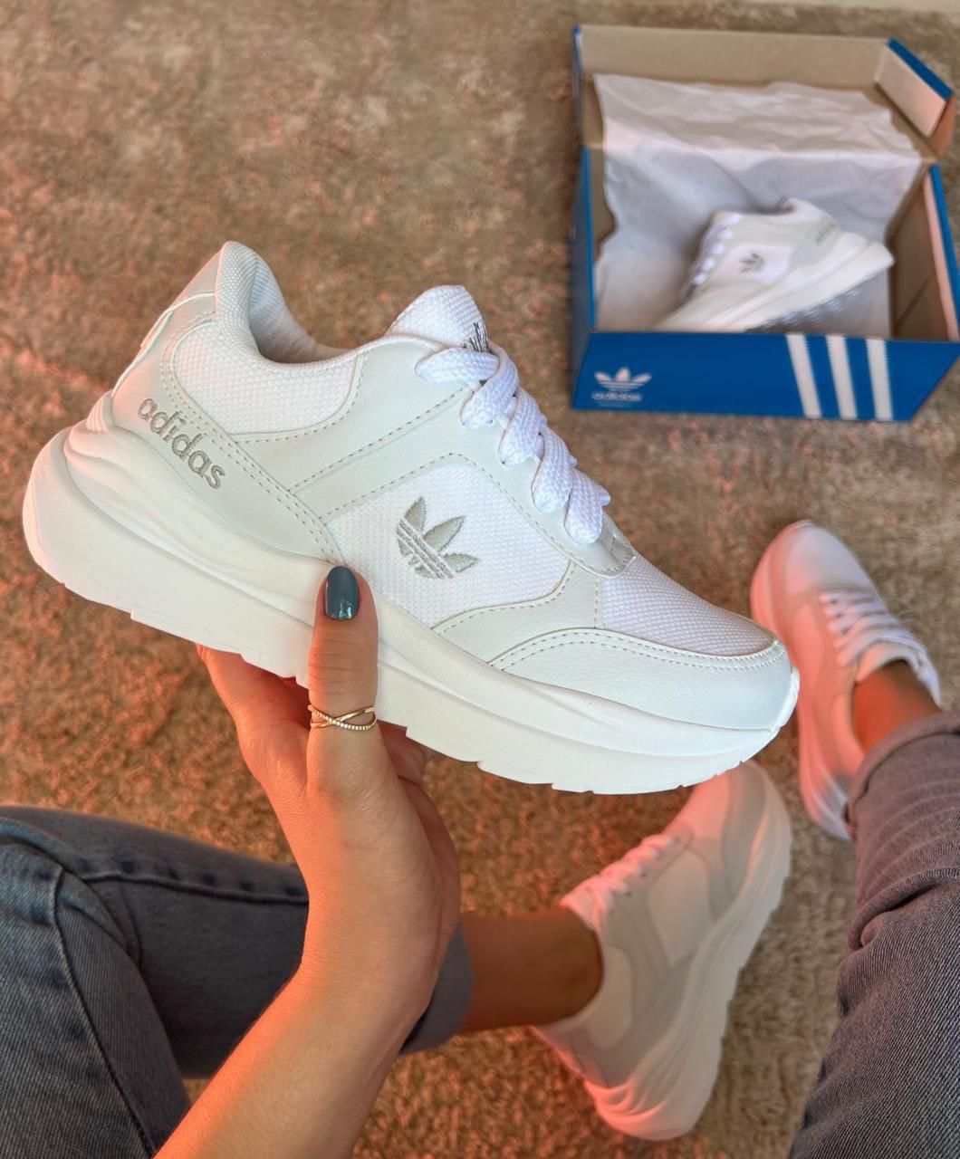 ADIDAS PLATFORM W