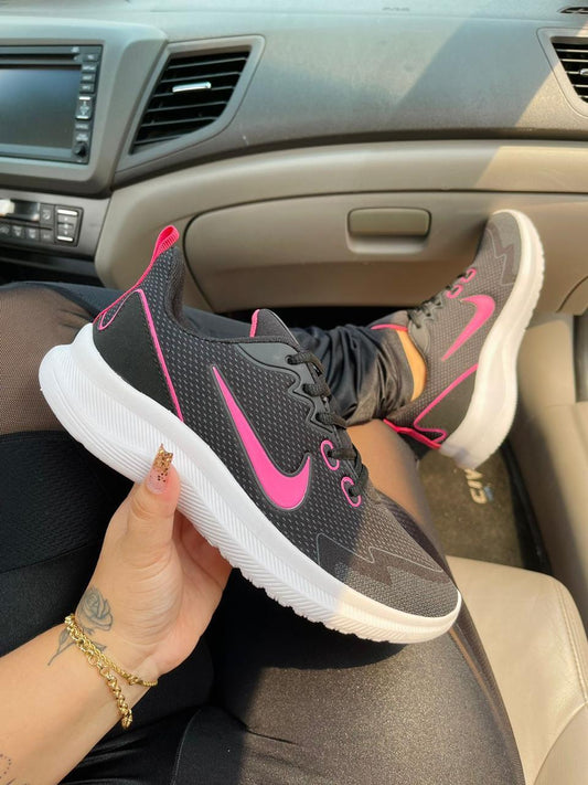 NIKE REVOLUTION BP