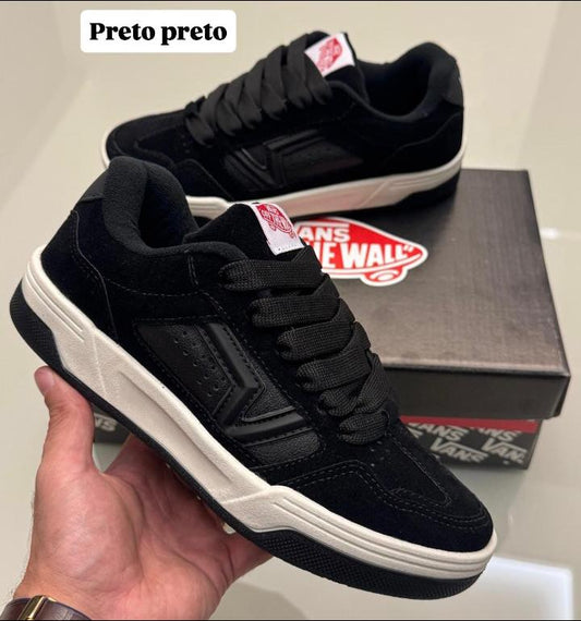 VANS UPLAND BK