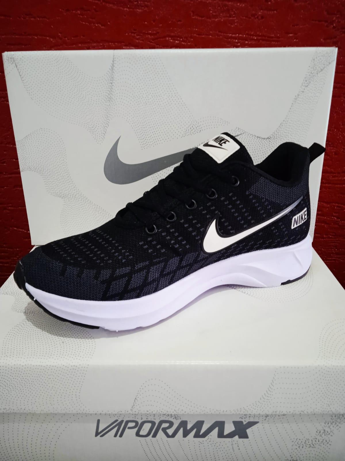 NIKE SPORT RUNNING