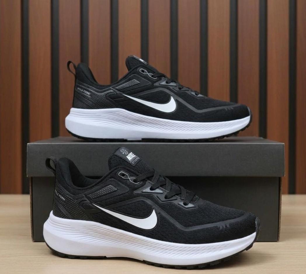 NIKE SPORT PREMIUM PANDA